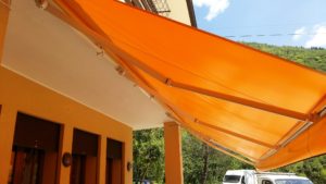 Tenda da sole a bracci